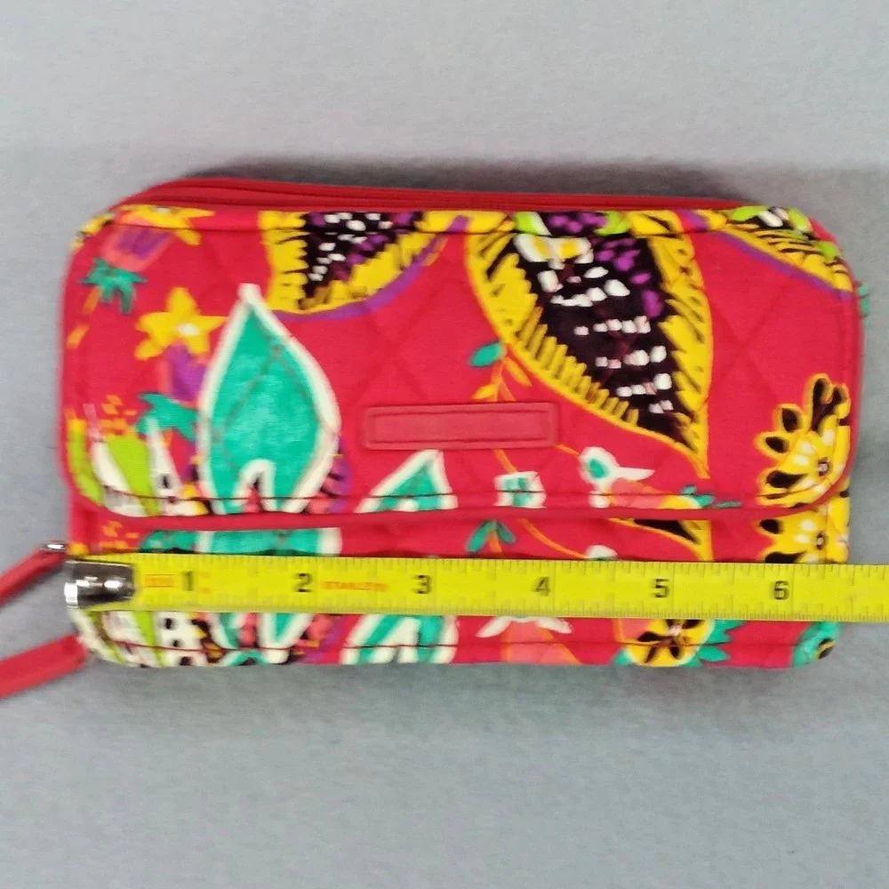 Vera Bradley RFID All In One Crossbody Organizer Card Wallet Red Rumba Retired